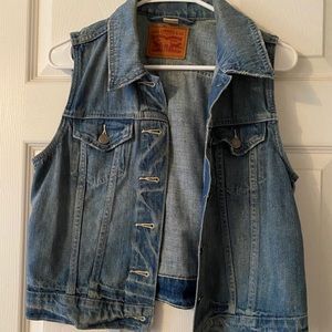 Levi’s vest